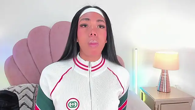 Snapshot of Nicole_Paradise chatting on December 15, 12:53 pm Nicole Paradise online show from December 15, 12:53 pm