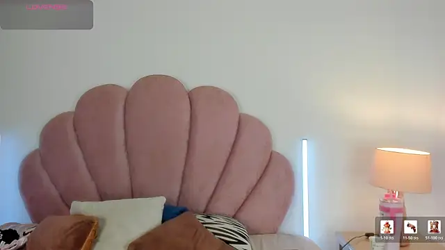 Snapshot of Nicole_Paradise chatting on May 21, 1:07 pm Nicole Paradise online show from May 21, 1:07 pm