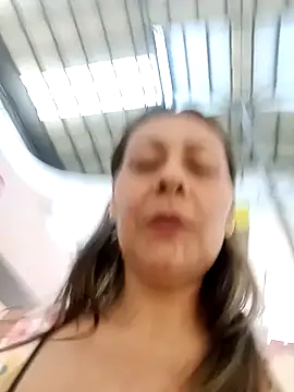 Snapshot of Mia-funny20 chatting on January 21, 10:41 pm Mia-funny20 online show from January 21, 10:41 pm