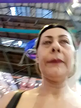 Snapshot of Mia-funny20 chatting on February 4, 10:45 pm Mia-funny20 online show from February 4, 10:45 pm