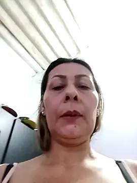 Snapshot of Mia-funny20 chatting on February 11, 7:27 pm Mia-funny20 online show from February 11, 7:27 pm