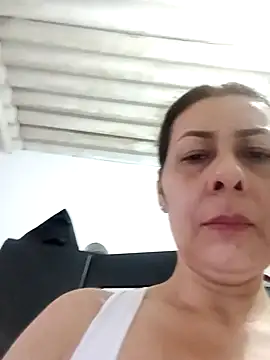 Snapshot of Mia-funny20 chatting on February 13, 7:52 pm Mia-funny20 online show from February 13, 7:52 pm