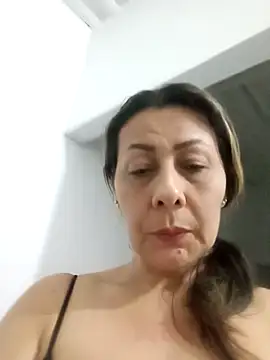 Snapshot of Mia-funny20 chatting on February 23, 1:13 am Mia-funny20 online show from February 23, 1:13 am