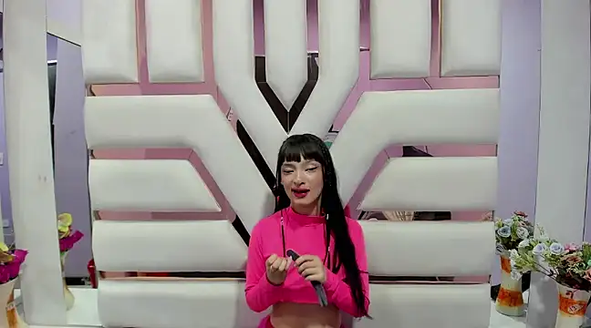 Snapshot of Aurora_18 chatting on December 2, 5:37 pm Aurora 18 online show from December 2, 5:37 pm