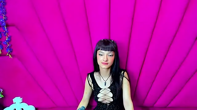 Snapshot of Aurora_18 chatting on December 4, 5:55 pm Aurora 18 online show from December 4, 5:55 pm