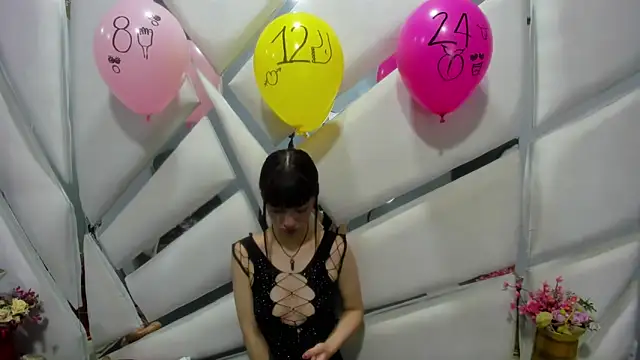 Snapshot of Aurora_18 chatting on December 28, 2:21 pm Aurora 18 online show from December 28, 2:21 pm