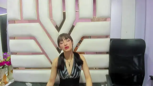 Snapshot of Aurora_18 chatting on January 17, 11:29 pm Aurora 18 online show from January 17, 11:29 pm