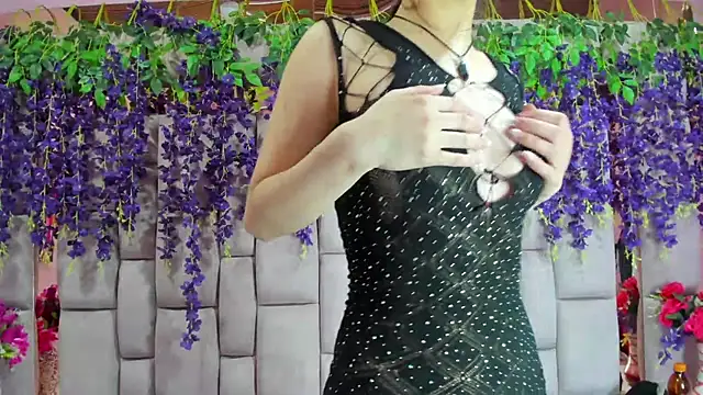 Snapshot of Aurora_18 chatting on January 31, 12:17 am Aurora 18 online show from January 31, 12:17 am