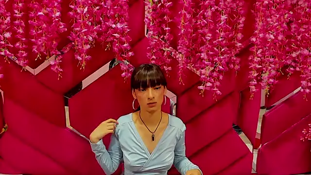 Snapshot of Aurora_18 chatting on February 7, 9:04 pm Aurora 18 online show from February 7, 9:04 pm