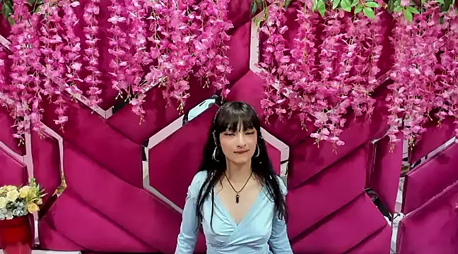 Snapshot of Aurora_18 chatting on February 8, 12:06 am Aurora 18 online show from February 8, 12:06 am