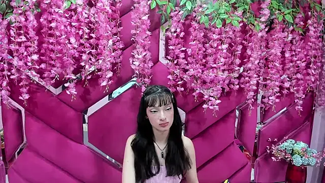 Snapshot of Aurora_18 chatting on February 12, 9:11 pm Aurora 18 online show from February 12, 9:11 pm