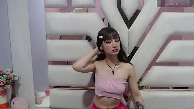 Snapshot of Aurora_18 chatting on February 28, 9:33 pm Aurora 18 online show from February 28, 9:33 pm