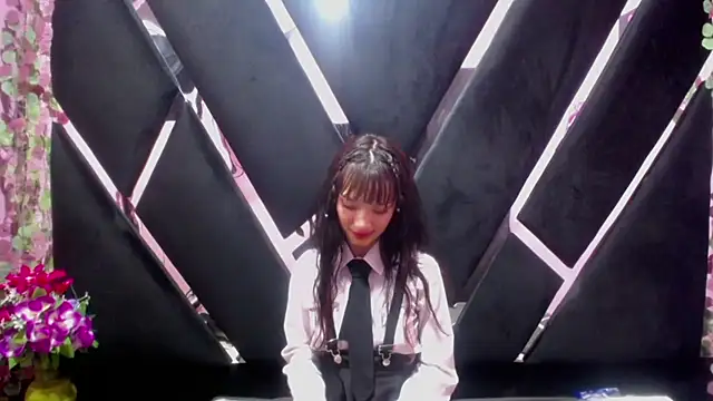 Snapshot of Aurora_18 chatting on March 6, 12:21 am Aurora 18 online show from March 6, 12:21 am