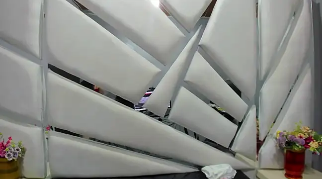 Snapshot of Aurora_18 chatting on March 18, 8:59 pm Aurora 18 online show from March 18, 8:59 pm