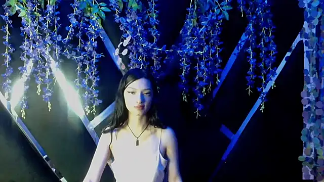 Snapshot of Aurora_18 chatting on September 13, 2:17 pm Aurora 18 online show from September 13, 2:17 pm