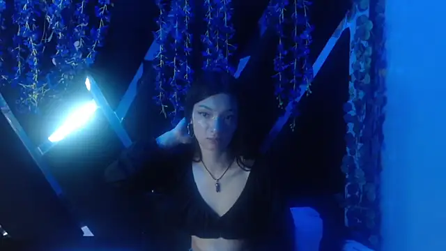 Snapshot of Aurora_18 chatting on September 18, 2:19 pm Aurora 18 online show from September 18, 2:19 pm