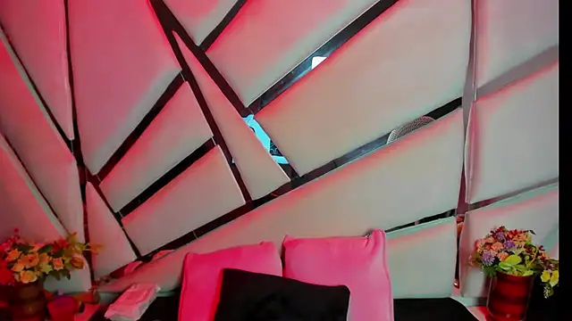 Snapshot of Aurora_18 chatting on October 11, 2:37 pm Aurora 18 online show from October 11, 2:37 pm