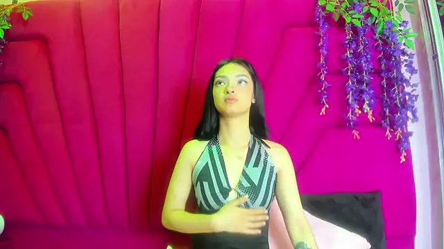 Snapshot of Aurora_18 chatting on October 15, 2:39 pm Aurora 18 online show from October 15, 2:39 pm