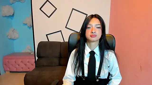 Snapshot of Aurora_18 chatting on November 13, 3:33 pm Aurora 18 online show from November 13, 3:33 pm