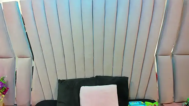 Aurora 18 online show from April 17, 2:53 pm