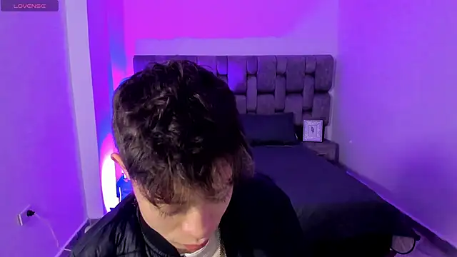 MarcusCollinss  online show from December 18, 12:07 pm