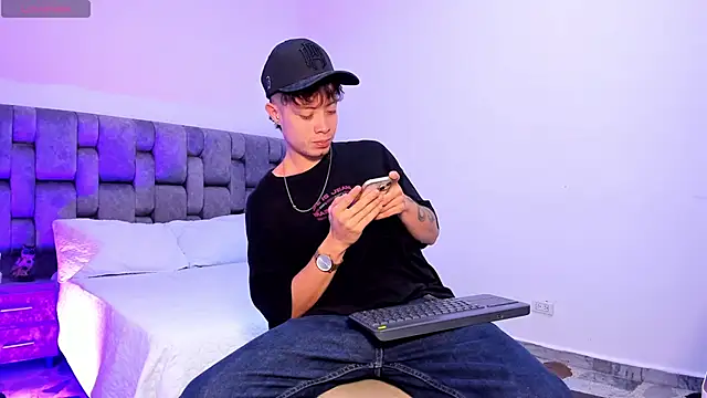 MarcusCollinss  online show from December 28, 3:26 pm