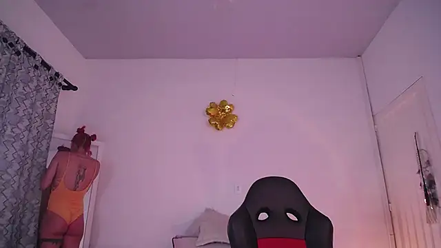 alejandrafitt online show from February 7, 3:54 am