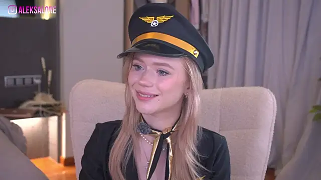 LexieLoree online show from May 31, 3:04 am