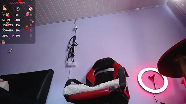 Snapshot of Layna_cold chatting on February 14, 3:58 pm Layna cold online show from February 14, 3:58 pm