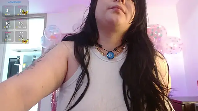 Snapshot of Layna_cold chatting on February 11, 12:43 pm Layna cold online show from February 11, 12:43 pm