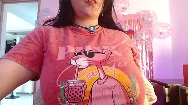 Snapshot of Layna_cold chatting on February 12, 12:44 pm Layna cold online show from February 12, 12:44 pm