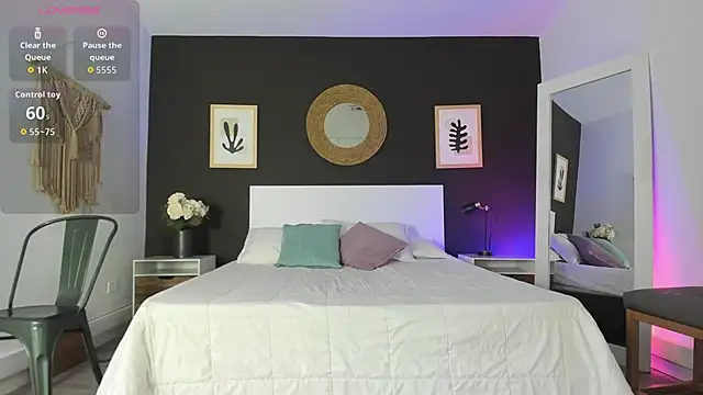 VioletPaket online show from February 5, 11:37 am