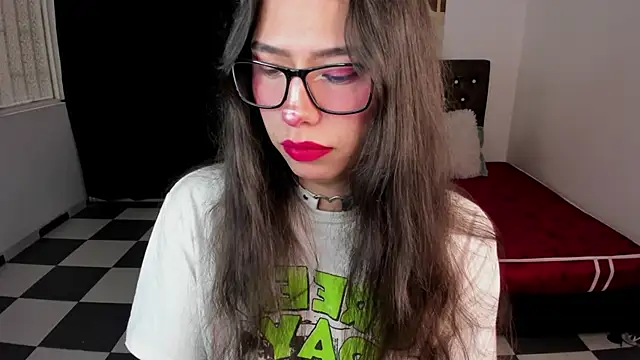 Snapshot of paula_kawaiifu_ chatting on December 1, 4:29 pm paula kawaiifu online show from December 1, 4:29 pm