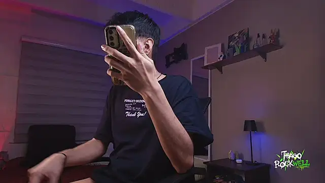 Snapshot of thiago_rockwelll chatting on February 24, 5:11 am thiago rockwelll online show from February 24, 5:11 am