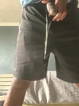 Snapshot of DManL chatting on December 1, 5:34 am DManL online show from December 1, 5:34 am