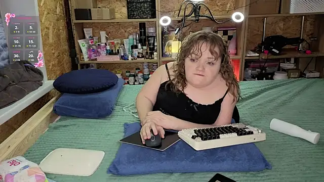 MiniNatalie online show from December 20, 2:24 pm