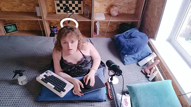 MiniNatalie online show from May 24, 7:57 am