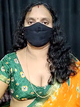 vintage-vibs online show from October 12, 5:45 pm