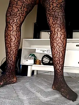 Snapshot of Lucyy1 chatting on October 2, 9:44 pm Lucyy1 online show from October 2, 9:44 pm