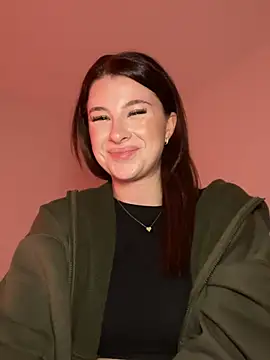 Mia-Minou online show from March 17, 9:29 pm