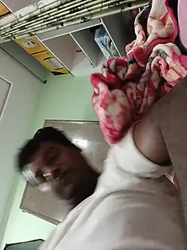 Snapshot of PVNRAO0831 chatting on July 6, 8:22 am PVNRAO0831 online show from July 6, 8:22 am