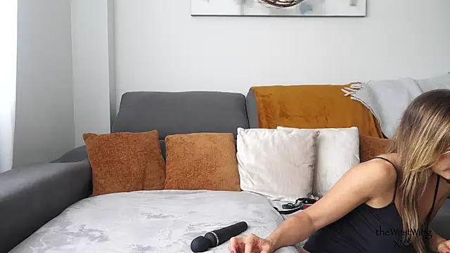 thewestwingxxxxx online show from March 22, 4:58 pm