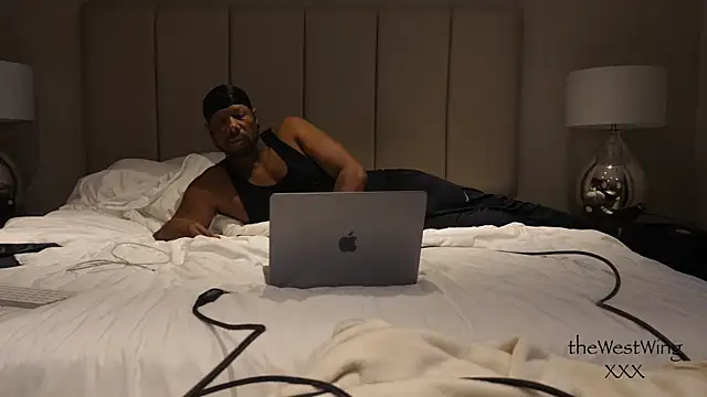 thewestwingxxxxx online show from September 13, 4:40 pm