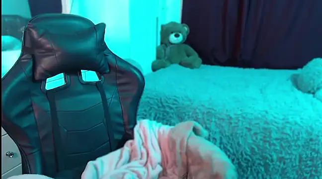 Snapshot of Beamber_ chatting on February 9, 1:00 am Beamber online show from February 9, 1:00 am