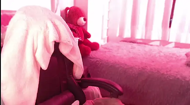 Snapshot of Beamber_ chatting on March 4, 4:17 am Beamber online show from March 4, 4:17 am