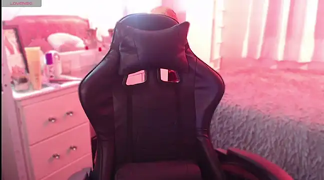 Snapshot of Beamber_ chatting on March 16, 10:44 am Beamber online show from March 16, 10:44 am