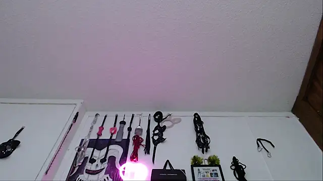 Eloise-brown online show from February 25, 2:03 am