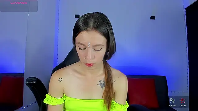 roxanne jones1 online show from January 31, 7:45 pm