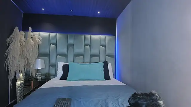 MadelineJones online show from September 18, 9:06 pm