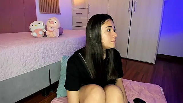 mia nevaeh online show from November 16, 8:03 pm